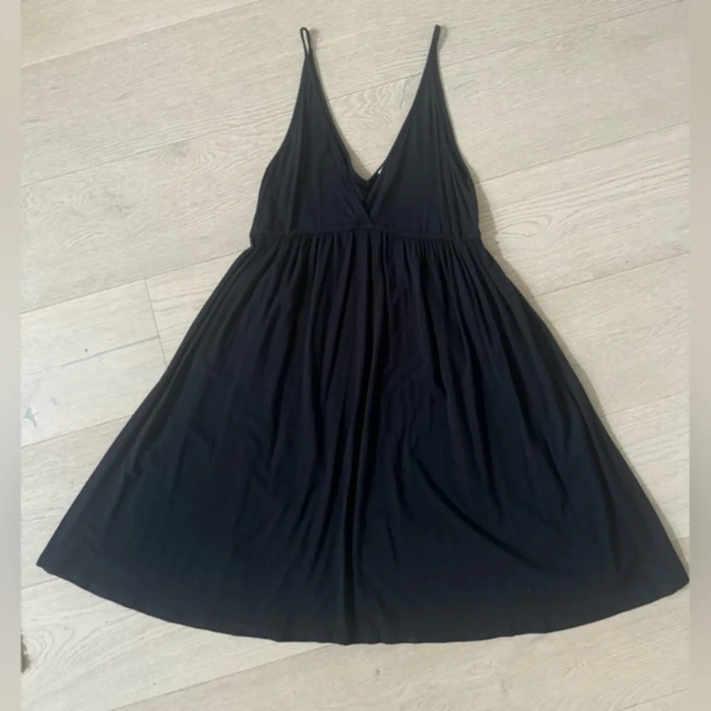 Splendid v-neck and back dress size medium